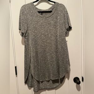 Mossimo simple tee with high side slits size large color grey